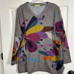 Trisha Tyler v-neck sweater, size L, bold floral, pockets, long sleeve, fall